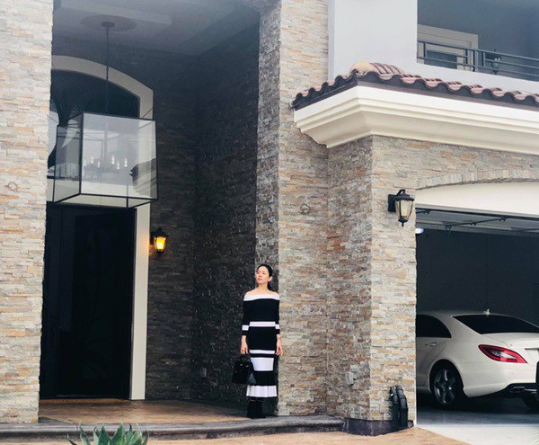 Sao Việt bên trời Tây: Phạm Hương ở nơi sang chảnh, Đan Trường nhà rộng phải thuê 6 giúp việc-6