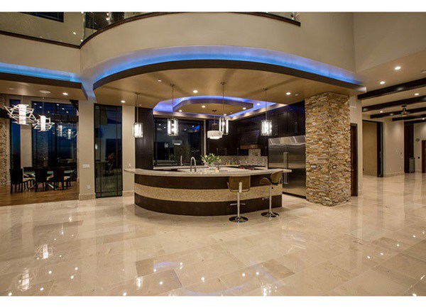 Sao Việt bên trời Tây: Phạm Hương ở nơi sang chảnh, Đan Trường nhà rộng phải thuê 6 giúp việc-3