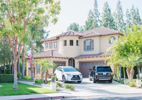 Sao Việt bên trời Tây: Phạm Hương ở nơi sang chảnh, Đan Trường nhà rộng phải thuê 6 giúp việc-9