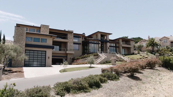 Sao Việt bên trời Tây: Phạm Hương ở nơi sang chảnh, Đan Trường nhà rộng phải thuê 6 giúp việc-1