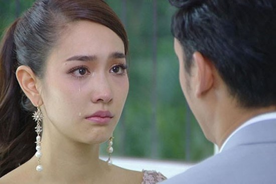 Chồng để lại lá đơn ly hôn rồi biệt tích, 2 năm sau lúc tôi đang mang thai thì anh bỗng trở về rồi đưa ra đề nghị khiến tôi bật khóc