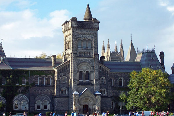 Nằm mơ thấy đứng trên sân thượng, người đàn ông mở mắt hoảng hốt phát hiện mình suýt chết khi đang ở tầng 32-4