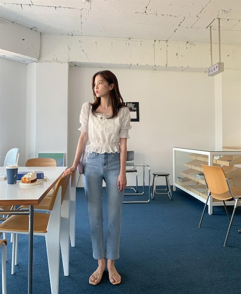 Trong muôn vàn mẫu áo, đây là 3 kiểu đỉnh nhất trong khoản hack chiều cao và giúp bạn trông eo ót hẳn đi-3