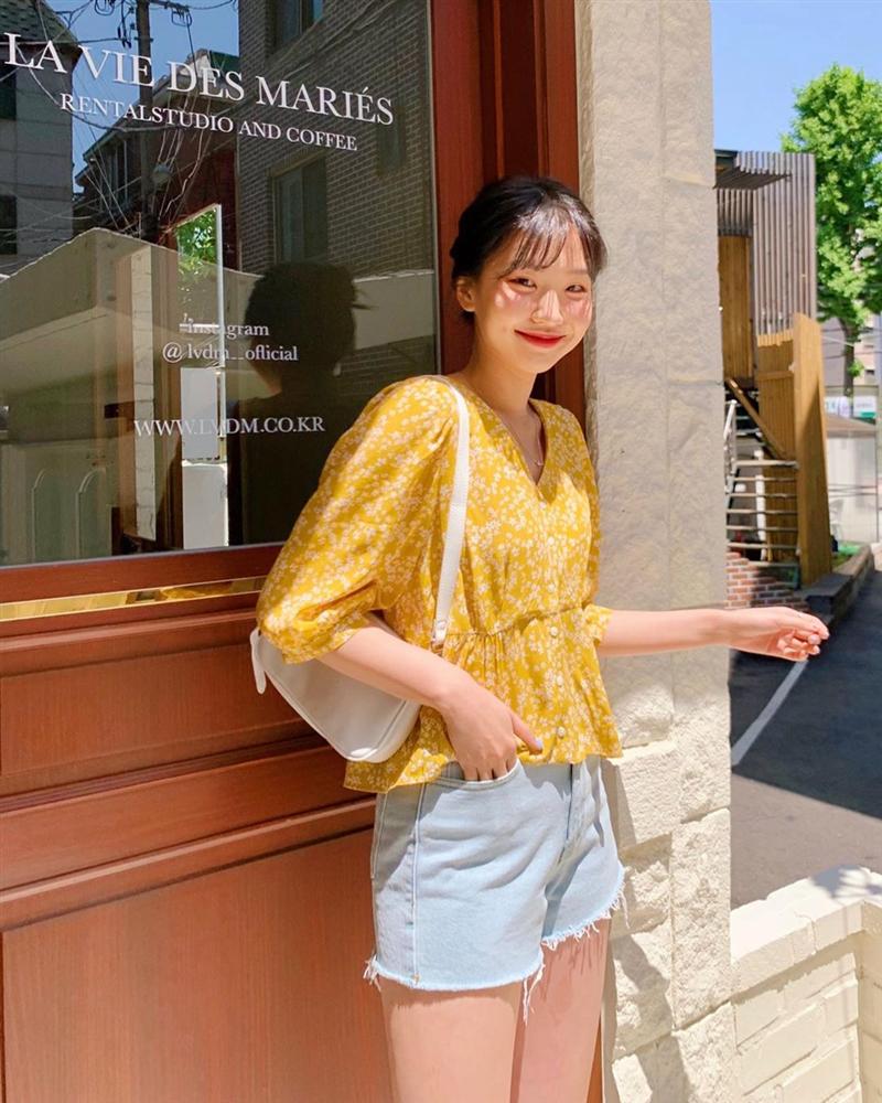 Trong muôn vàn mẫu áo, đây là 3 kiểu đỉnh nhất trong khoản hack chiều cao và giúp bạn trông eo ót hẳn đi-6