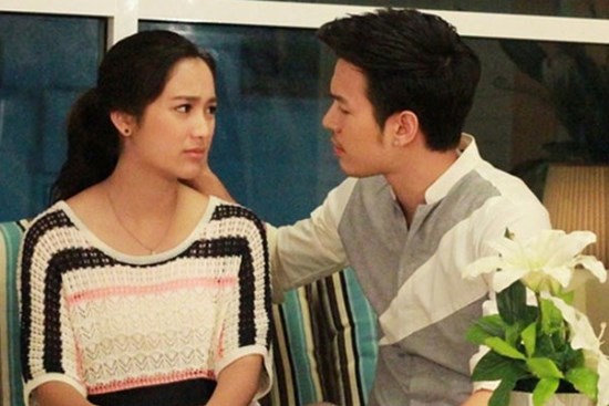Mua được chung cư hạng sang nhưng chồng vẫn mang chiếc giường cũ kỹ về nhà mới, cô vợ khó chịu thắc mắc thì lập tức đỏ hoe mắt trước câu trả lời của anh