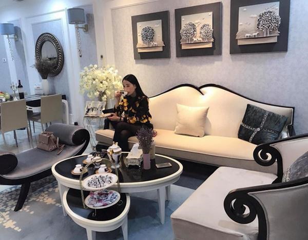 Cặp chị em bị đồn rạn nứt: Á hậu sưu tầm thứ tiền tỷ, Quỳnh Búp Bê sống nơi sang-9