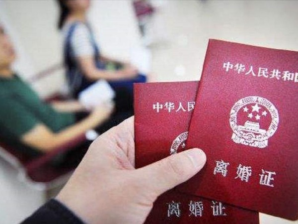 Một nhà 6 người ly hôn - kết hôn liên tục 10 lần trong vòng 5 năm, cảnh sát vào cuộc phanh phui một kế hoạch thâm sâu không ai ngờ đến-1