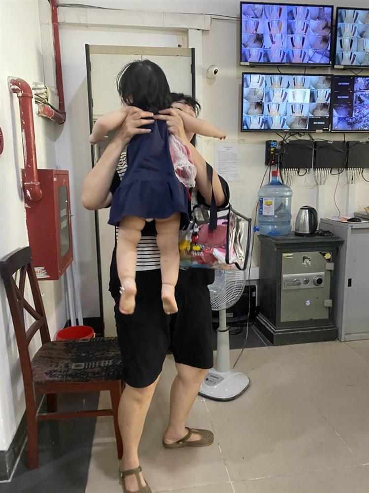 Hú hồn” 6 người bị kẹt trong thang máy tại Chung cư 71 Nguyễn Chí Thanh-5