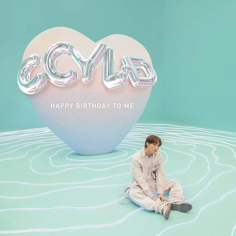 Với 901k lượt xem công chiếu, MV của Sơn Tùng M-TP phá kỷ lục chính mình, vượt Ariana Grande và đứng thứ 4 toàn thế giới!-2