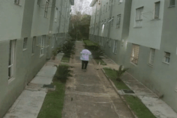 Lốc xoáy càn quét qua Nội Mông, 33 người bị thương-1