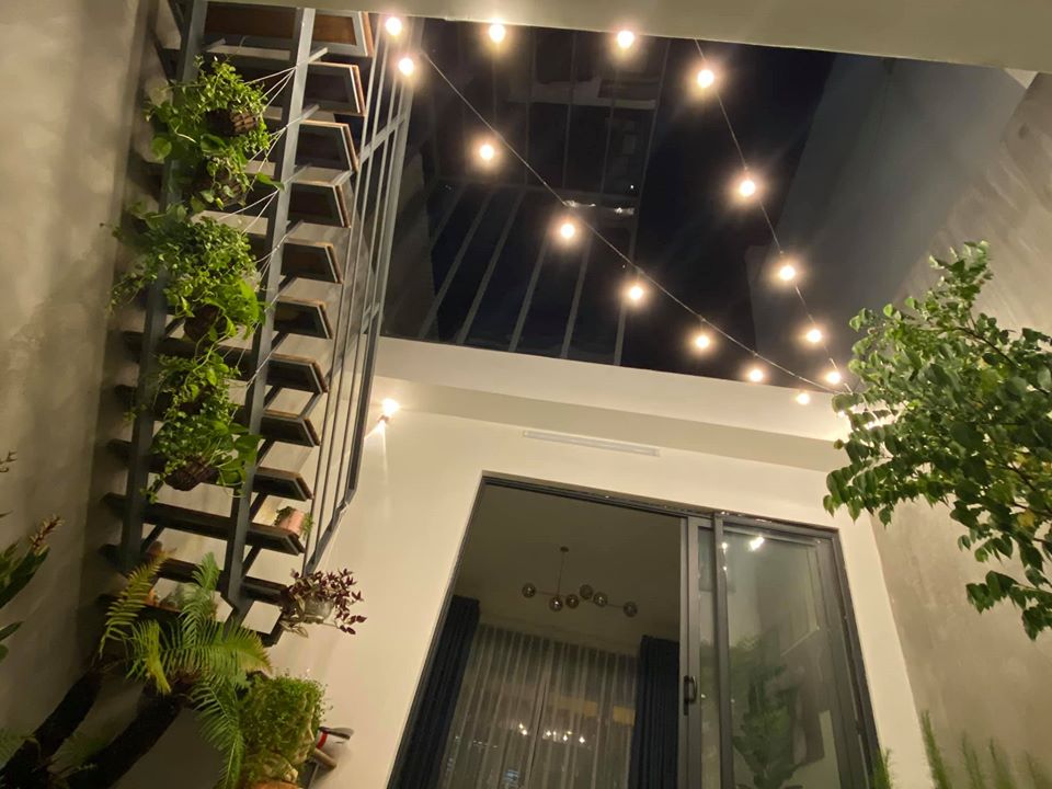 Mất 2 năm để tiết kiệm 1.9 tỷ để mua đất xây nhà, vợ chồng trẻ đã thực hiện giấc mơ với ngôi nhà nhỏ xinh trong con hẻm nhỏ nằm giữa lòng phố núi-10