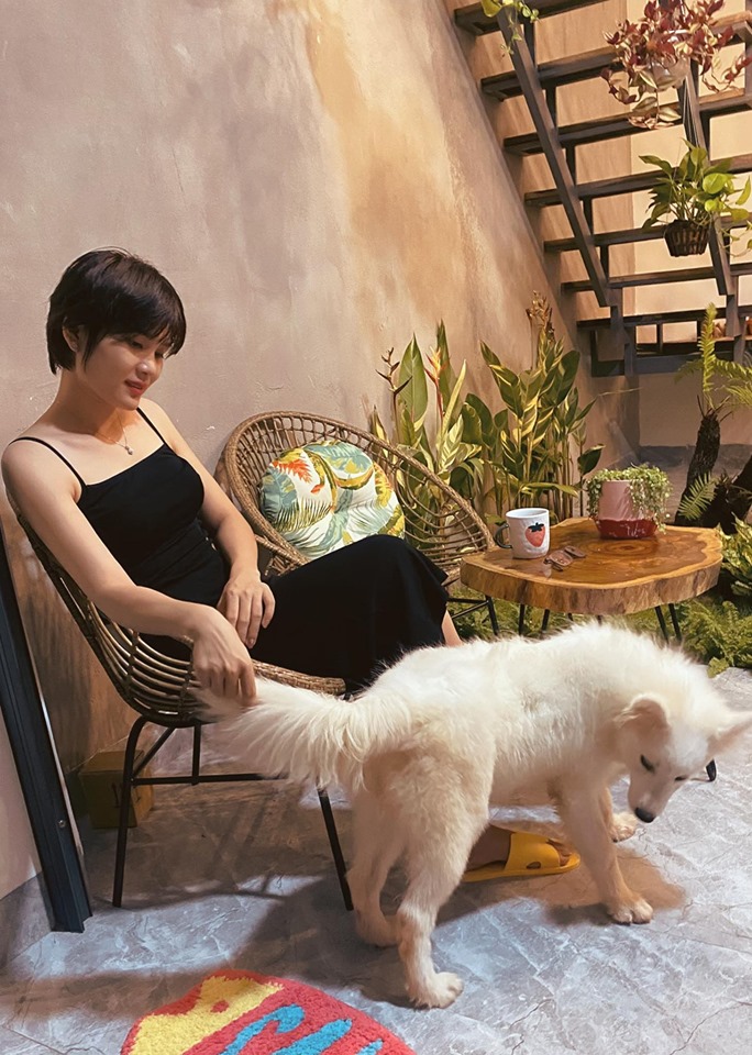 Mất 2 năm để tiết kiệm 1.9 tỷ để mua đất xây nhà, vợ chồng trẻ đã thực hiện giấc mơ với ngôi nhà nhỏ xinh trong con hẻm nhỏ nằm giữa lòng phố núi-12