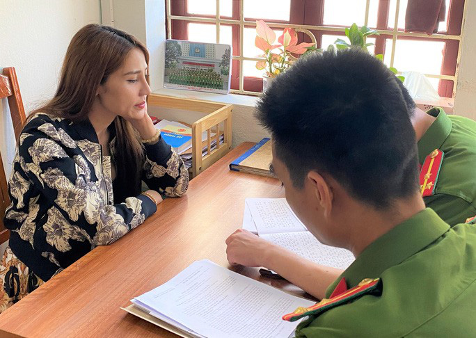 Đường dây bán dâm chuyên nghiệp giá 3-5 triệu đồng/lượt do tú bà” xinh đẹp điều hành-3