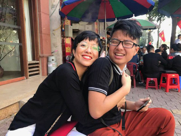 Tít - cậu con trai 15 tuổi của NSND Công Lý ngày càng trổ mã, diện áo sơ mi trắng vào cười một phát là ngất ngây-6