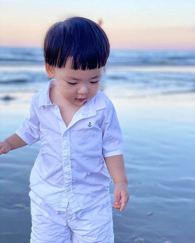 Á hậu Tú Anh đăng ảnh chứng minh con trai xinh là giống mẹ, né được kiếp đẻ thuê-3