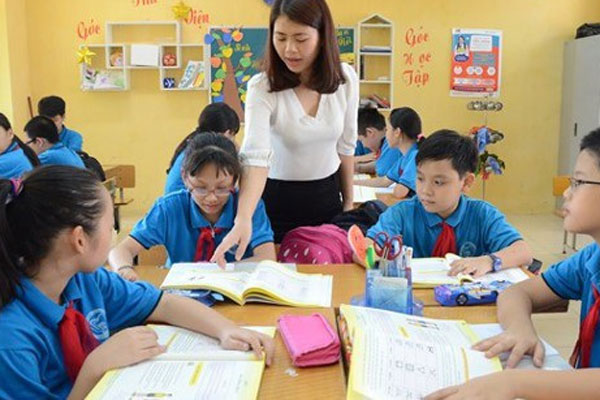 Tại sao Bộ GD-ĐT không thu học phí tiểu học nhưng phụ huynh vẫn phải đóng tiền học 2 buổi/ngày?-2