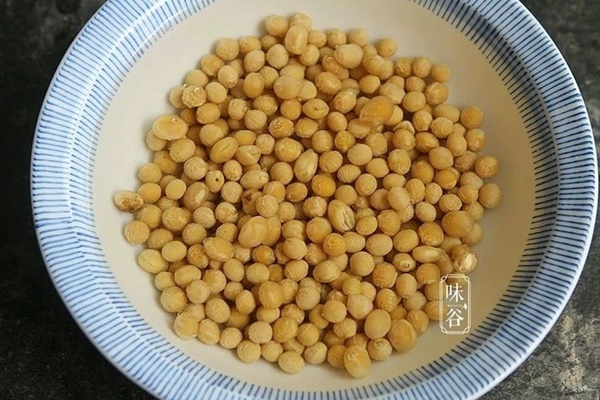 Cách làm món canh mướp đắng nấu sườn đậu nành vừa giải nhiệt ngày nắng-1