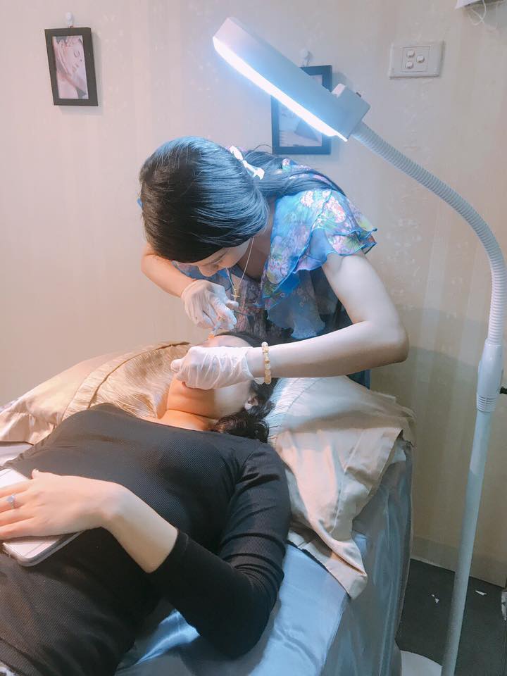 Hot girl 9x vừa điều hành đường dây bán dâm vừa tự đi khách: Cuộc sống sang chảnh với xế hộp và kim cương, mở hẳn spa, thường xuyên khoe thân trên MXH-10