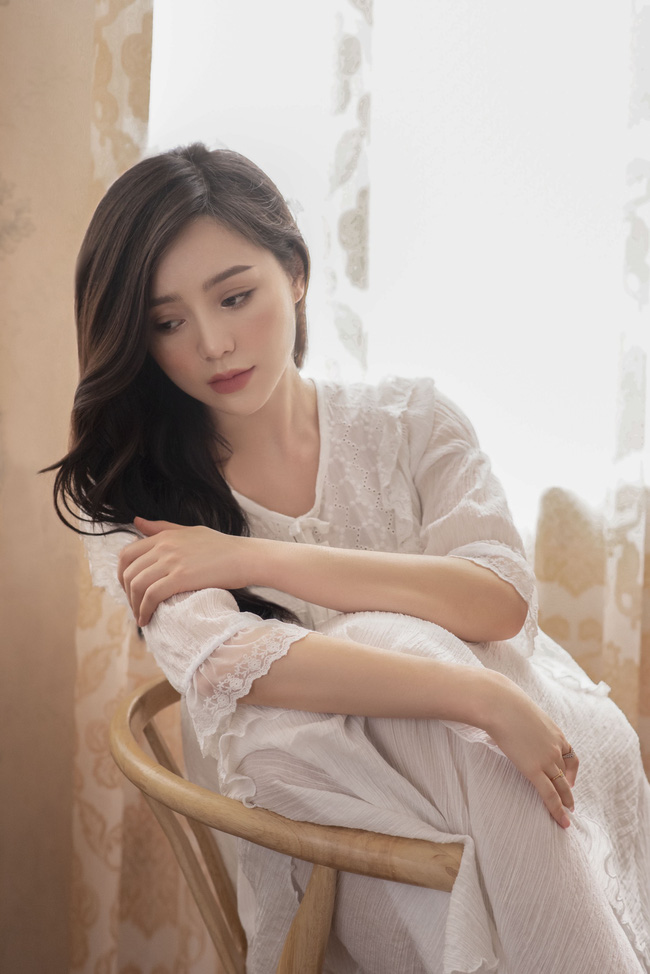 Quỳnh Kool: Nữ chính giờ vàng nóng bỏng của màn ảnh Việt, vướng tin đồn phim giả tình thật với thầy giáo mưa Thanh Sơn-1