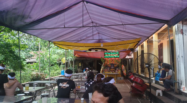 Người thân đau đớn tại lễ tang của 3 mẹ con tử vong dưới sông Bắc Giang: Thương 2 đứa bé đẹp và ngoan lắm, con nhỏ mới 8 tháng mà xảy ra cơ sự này-4