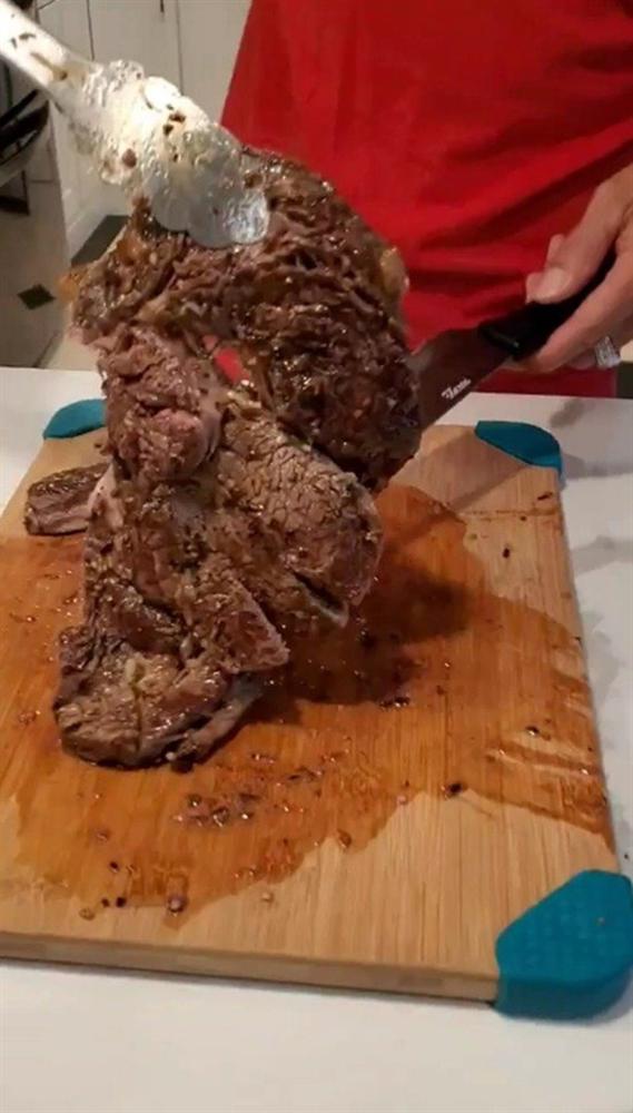 Ông xã lãng tử của Việt Hương làm thiên hạ ghen tị khi vào bếp nấu đồ ngon cho vợ-3