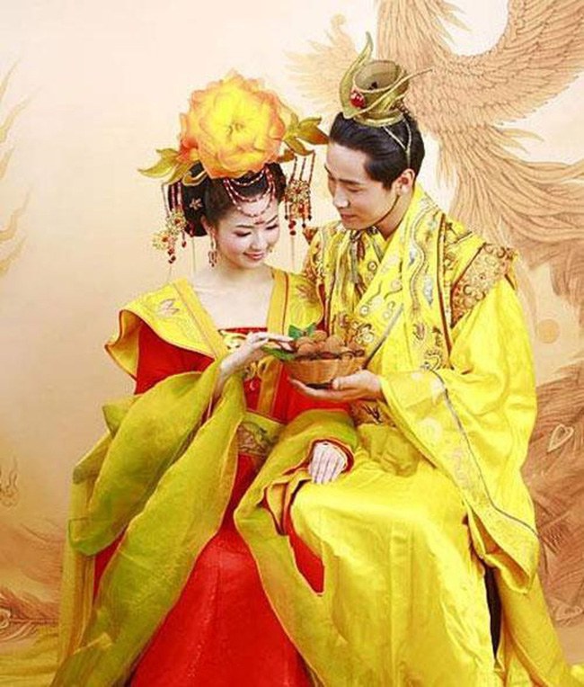 Vị Hoàng đế Trung Hoa có cuộc sống hôn nhân cực lạ: Suốt đời một vợ một chồng bởi lý do đằng sau u ám đến cực điểm-2