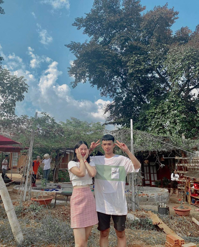 Bức ảnh kỷ yếu chiếm spotlight MXH: Cặp đôi 2K2 siêu dễ thương, bất ngờ yêu nhau sau 12 năm làm bạn-3