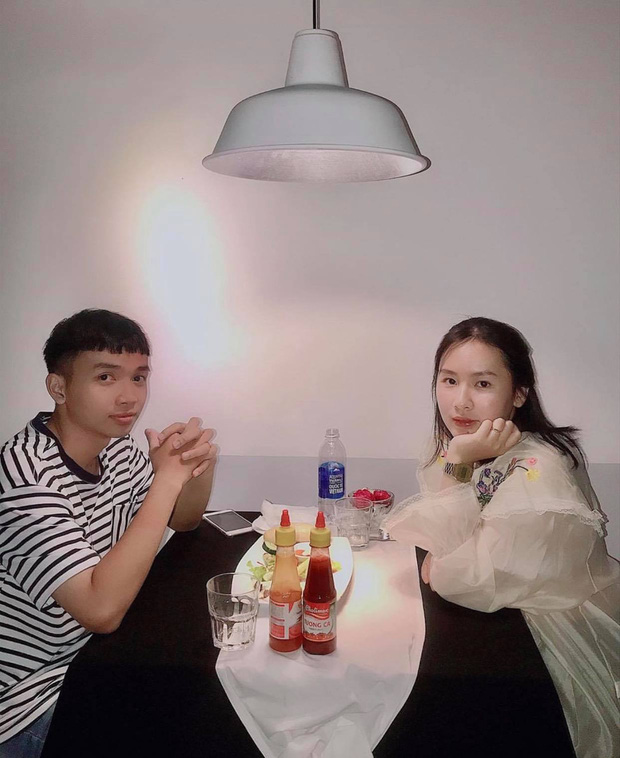 Bức ảnh kỷ yếu chiếm spotlight MXH: Cặp đôi 2K2 siêu dễ thương, bất ngờ yêu nhau sau 12 năm làm bạn-5