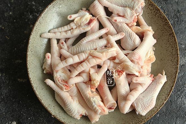 Muốn món chân gà trộn có vị ngon đặc biệt, hãy thêm 2 loại trái cây này-1