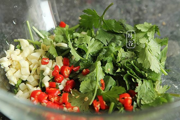 Muốn món chân gà trộn có vị ngon đặc biệt, hãy thêm 2 loại trái cây này-3