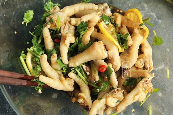 Muốn món chân gà trộn có vị ngon đặc biệt, hãy thêm 2 loại trái cây này-7