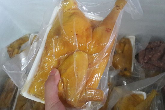 Sự thật 'ngã ngửa' về gà ủ muối hoa tiêu siêu rẻ trên thị trường