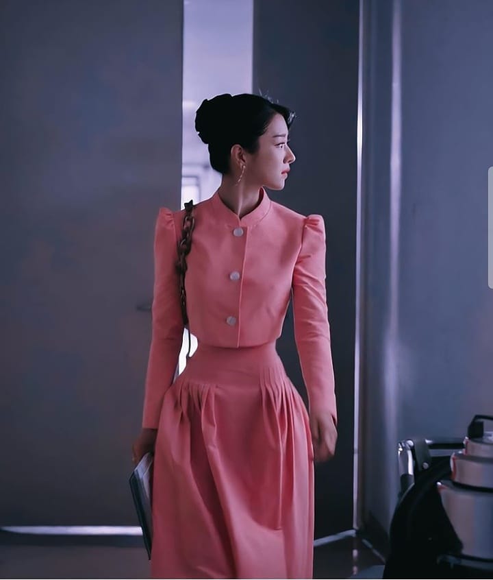 Vòng eo siêu thực của Seo Ye Ji chễm chệ đứng đầu top tìm kiếm, dân tình còn sốc não hơn khi biết cách mà cô giữ dáng-1