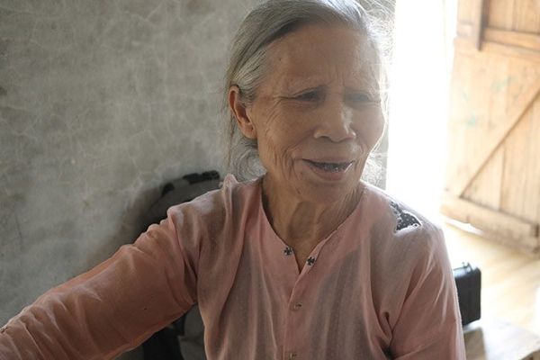 Tâm sự người mẹ già nuôi con gái 40 tuổi bị tâm thần, sinh con bất đắc dĩ sau vụ xâm hại: Có lẽ đó là duyên số, muốn tránh cũng đâu có được-6