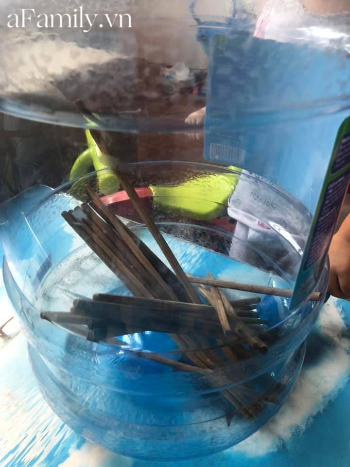 Bị mẹ phạt vì trông con không cẩn thận, bố đang miệt mài chuộc lỗi ai ngờ bị con trai bán đứng từ lúc nào-2