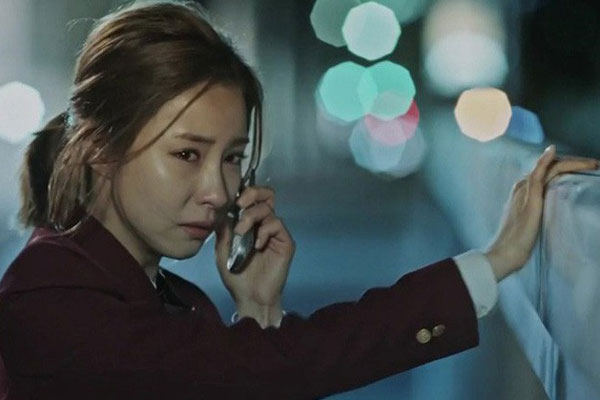 Bị bắt quả tang tại giường khi đang ngủ với gái lạ, người chồng hung hăng đuổi vợ biến nhưng thái độ của nhân tình mới là điều khó hiểu-3