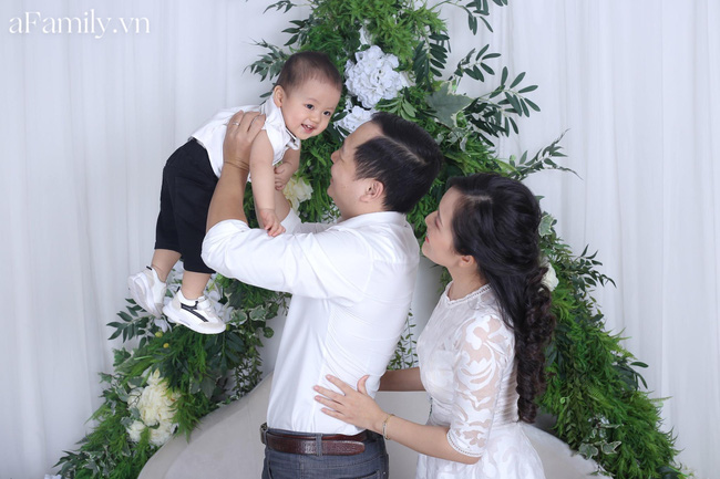 Bị mẹ phạt vì trông con không cẩn thận, bố đang miệt mài chuộc lỗi ai ngờ bị con trai bán đứng từ lúc nào-9