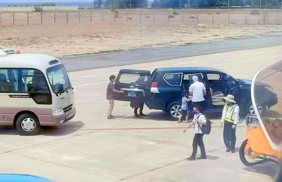 Phó bí thư Phú Yên nói gì khi xe biển xanh đón sát máy bay?-1