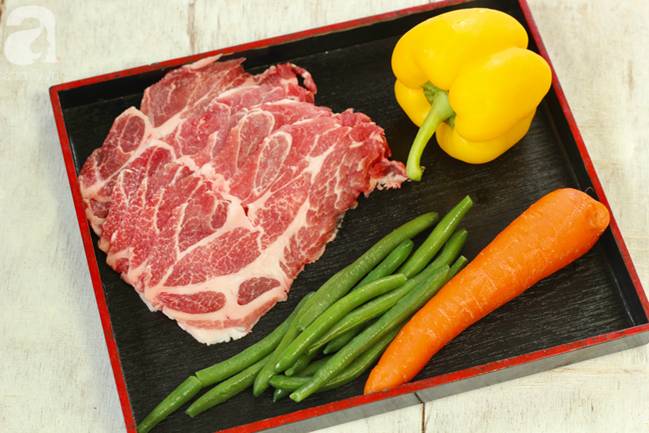 Lười tập luyện mà muốn vòng eo Ngọc Trinh thì tối chỉ ăn món thịt cuộn rau củ này thôi các mẹ nhé!-1