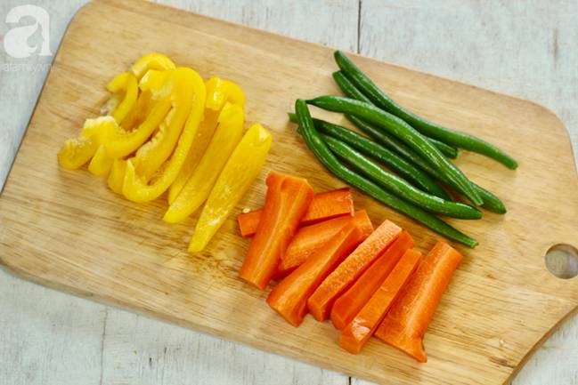 Lười tập luyện mà muốn vòng eo Ngọc Trinh thì tối chỉ ăn món thịt cuộn rau củ này thôi các mẹ nhé!-2