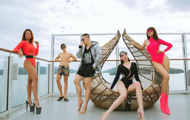 Quỳnh Thư - diễn viên lộ bằng chứng hẹn hò chồng cũ Quỳnh Nga: Bạn thân 15 năm của Ngọc Trinh, body bốc lửa và cực giàu!-2