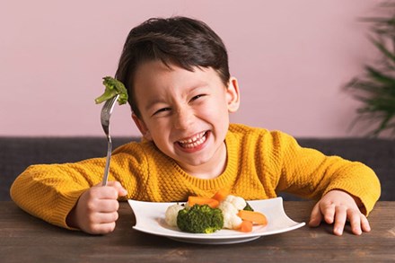 Tại sao trẻ em ở đất nước này lại ít kén ăn hơn?