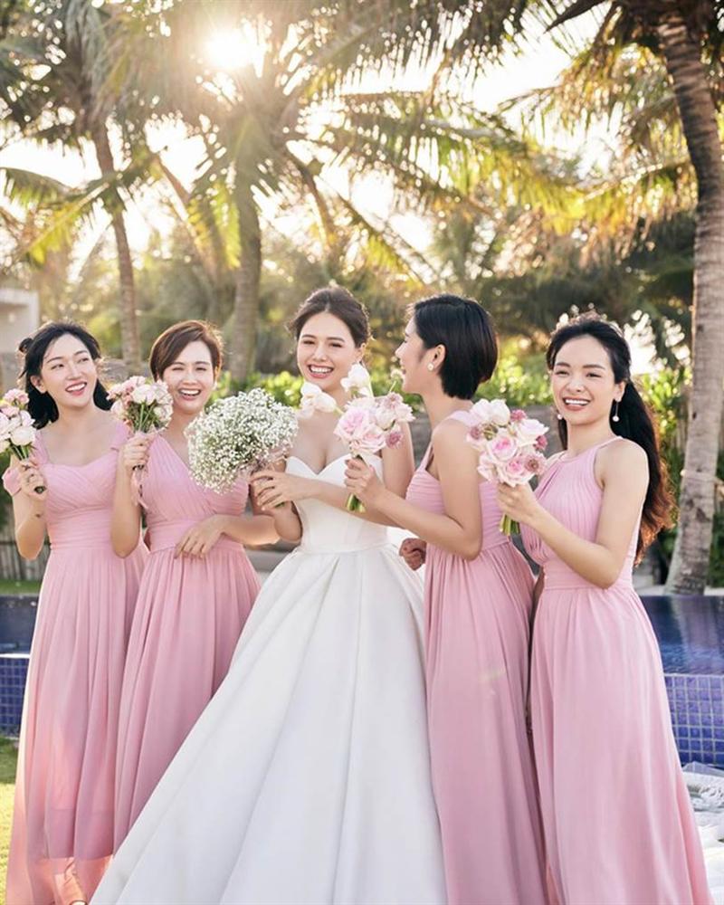 Phanh Lee tung thêm ảnh trong đám cưới với thiếu gia Cocobay, vòng 1 khủng của cô dâu trở thành tâm điểm-2