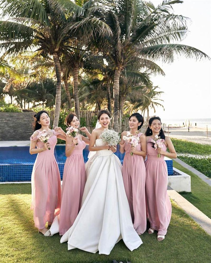 Phanh Lee tung thêm ảnh trong đám cưới với thiếu gia Cocobay, vòng 1 khủng của cô dâu trở thành tâm điểm-6