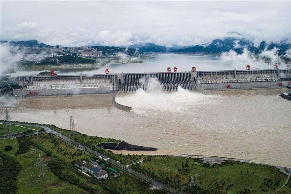 Cảnh tượng ngập diện rộng làm đập Tam Hiệp ‘gồng mình’ chống lũ-10