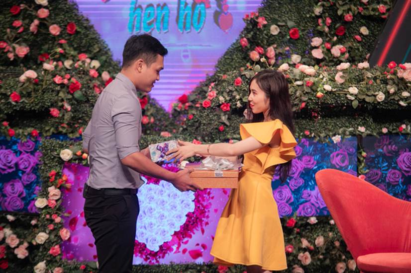 Bạn muốn hẹn hò: Lần đầu tiên, 2 MC quyết định phá lệ vì cặp đôi trai tài gái sắc-2