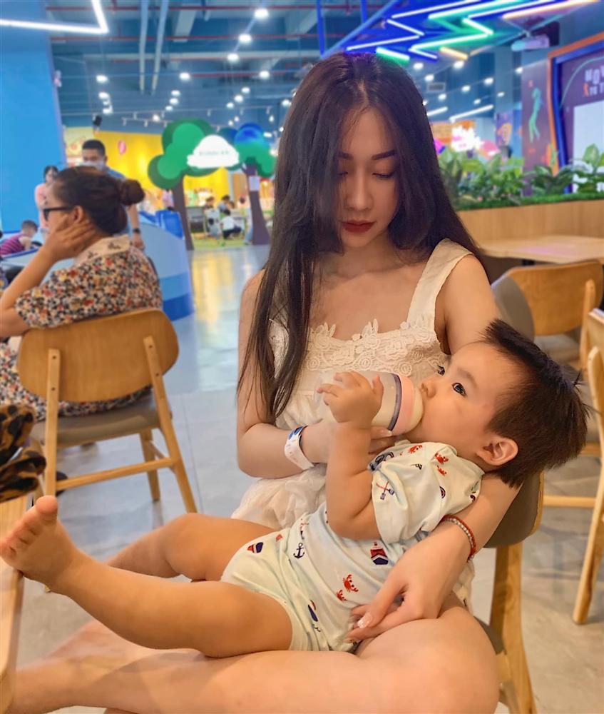 Hot girl 9x sợ xấu nên vỡ ối sớm 1 tháng vẫn make-up sương sương rồi mới đi đẻ, sinh xong nhìn con mà hối hận-8