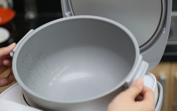 Những sai lầm biến nồi cơm điện mới mua thành sắt vụn, có người dùng 20 năm vẫn sai-3