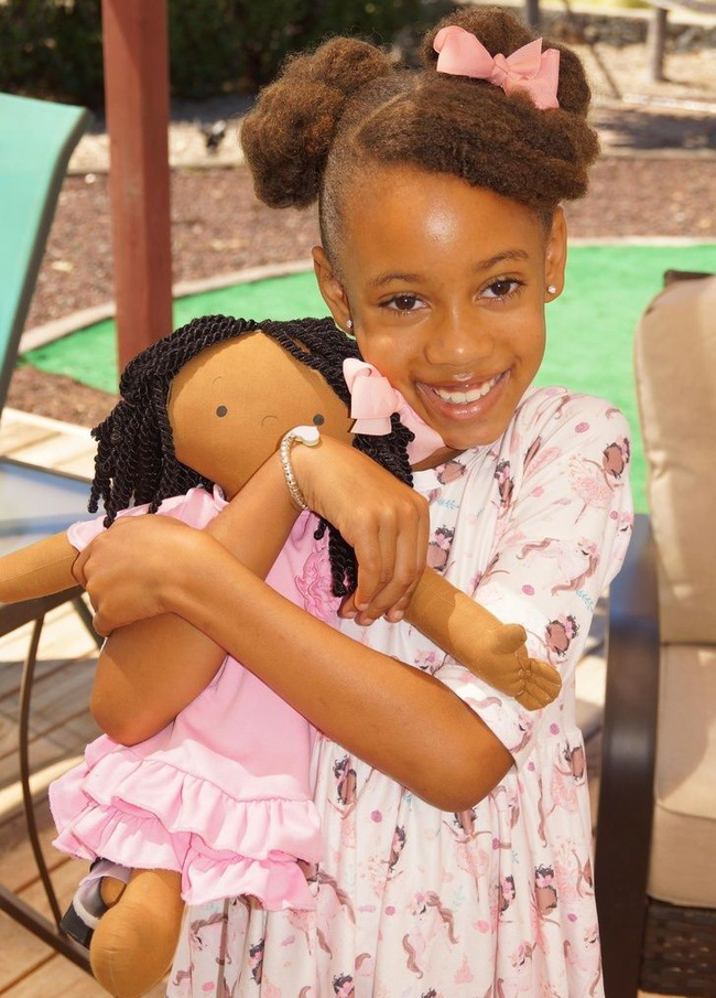 Bà mẹ tự làm búp bê nhưng con nào cũng khiếm khuyết, khi biết lý do ai cũng nghẹn ngào xúc động-5