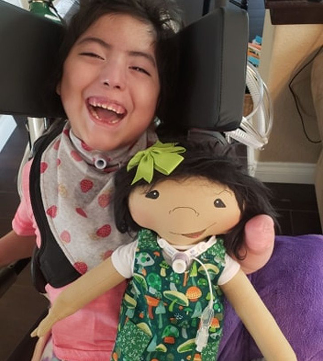 Bà mẹ tự làm búp bê nhưng con nào cũng khiếm khuyết, khi biết lý do ai cũng nghẹn ngào xúc động-14